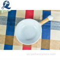 Glazed White Round Ceramic Bakeware med handtagdesign